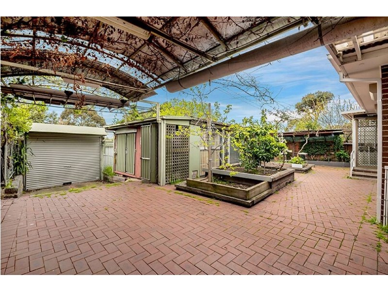 2 Cuthbert Drive, Mill Park VIC 3082