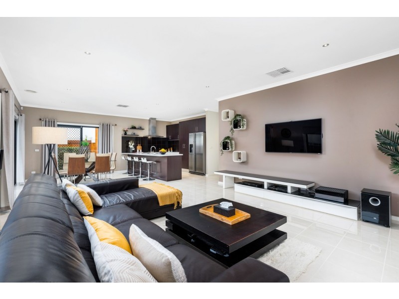 17 Fitzgerald Drive, South Morang VIC 3752