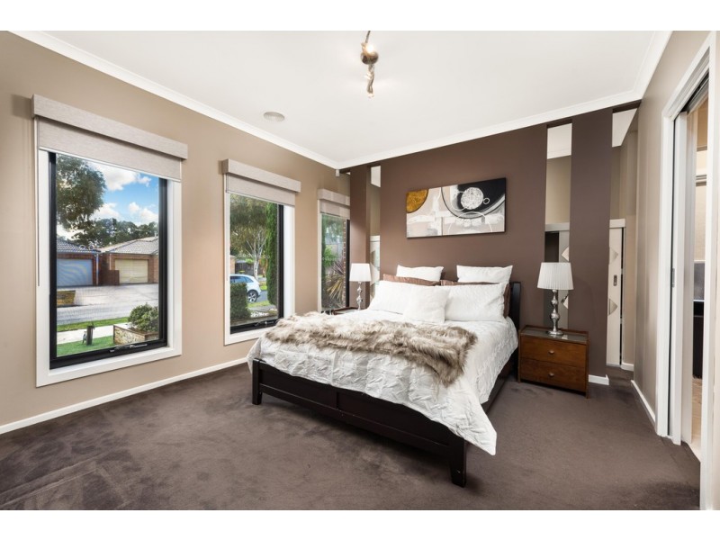 17 Fitzgerald Drive, South Morang VIC 3752