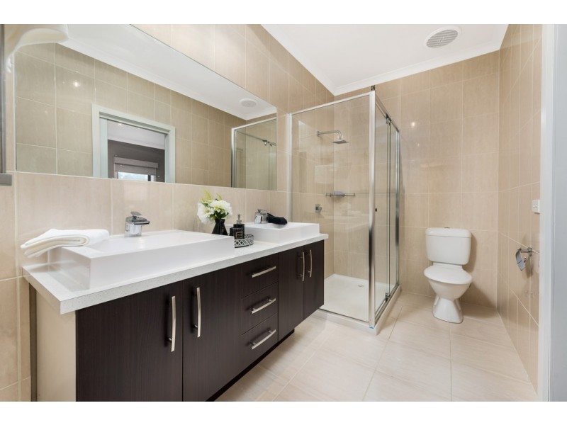 17 Fitzgerald Drive, South Morang VIC 3752