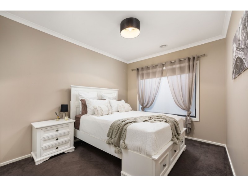 17 Fitzgerald Drive, South Morang VIC 3752