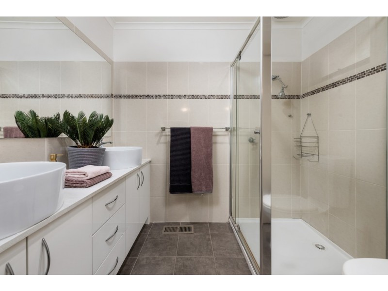 24 Medora Avenue, Bundoora VIC 3083