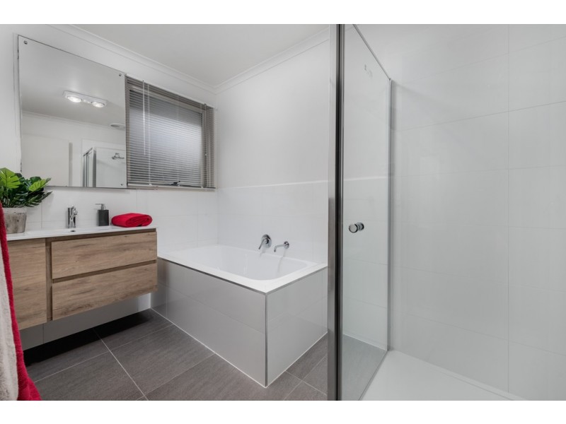 24 Medora Avenue, Bundoora VIC 3083