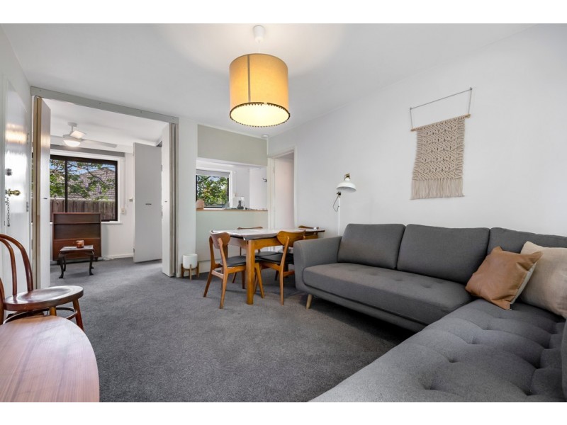 2/30 Robb Street, Reservoir VIC 3073