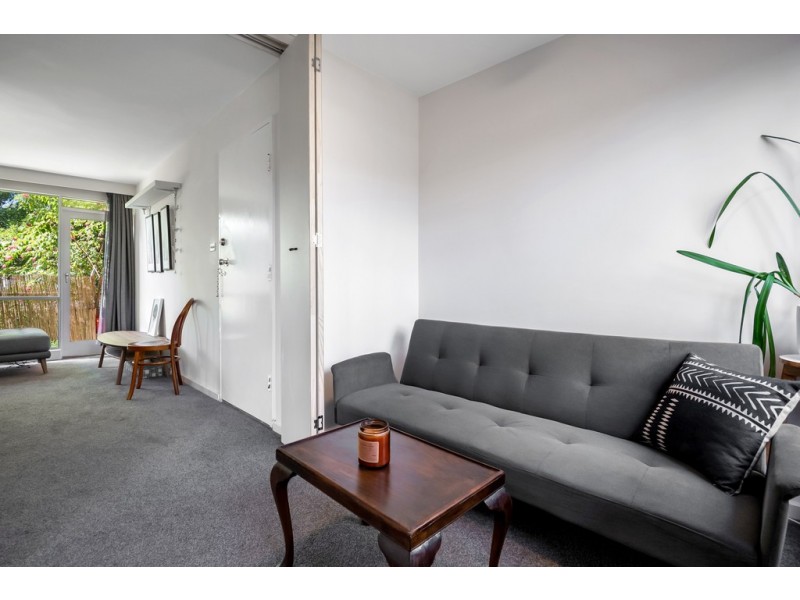 2/30 Robb Street, Reservoir VIC 3073