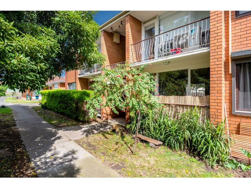 2/30 Robb Street, Reservoir VIC 3073