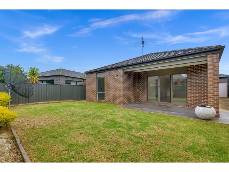 16 Dixon Creek Drive, South Morang VIC 3752