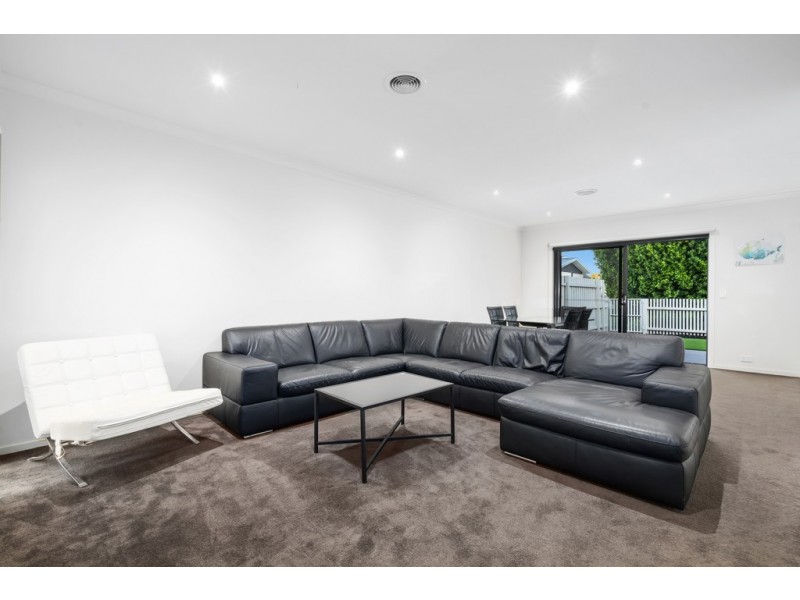 2 Edinburgh Circuit, Bundoora VIC 3083