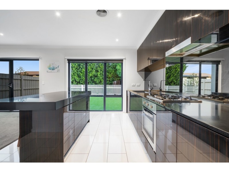 2 Edinburgh Circuit, Bundoora VIC 3083