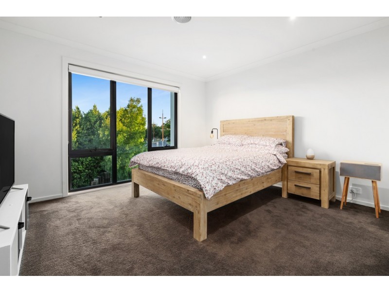 2 Edinburgh Circuit, Bundoora VIC 3083