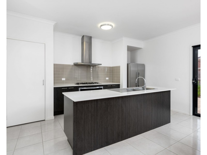 21 Hotspur Drive, Wollert VIC 3750