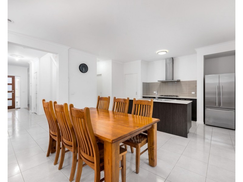 21 Hotspur Drive, Wollert VIC 3750