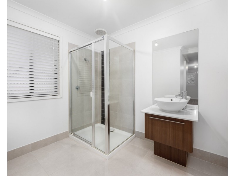 21 Hotspur Drive, Wollert VIC 3750