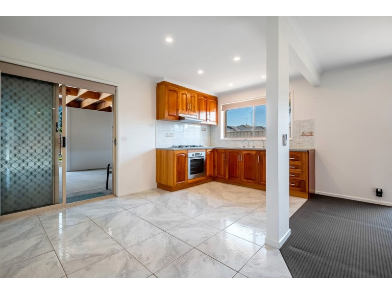 4 Woodlands Place, Lalor VIC 3075