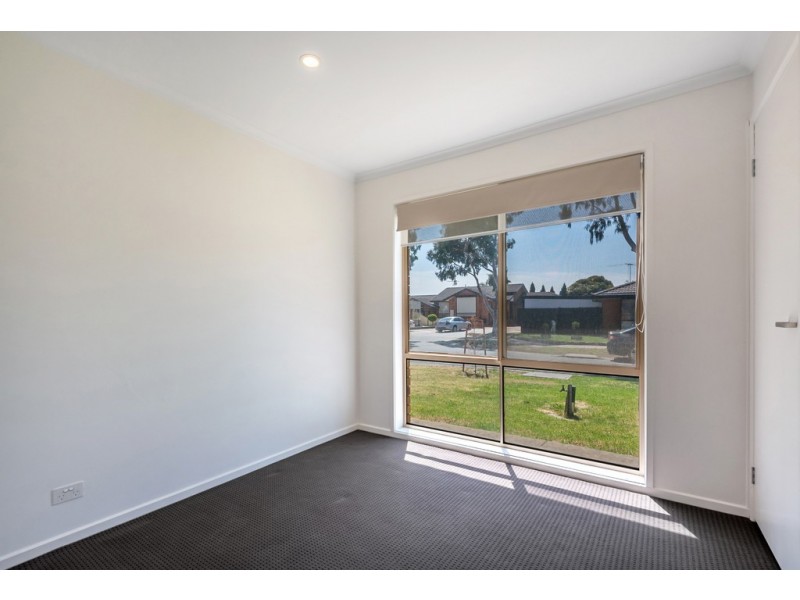 4 Woodlands Place, Lalor VIC 3075