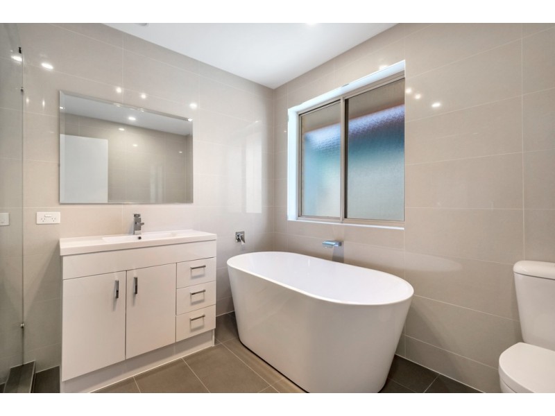 4 Woodlands Place, Lalor VIC 3075
