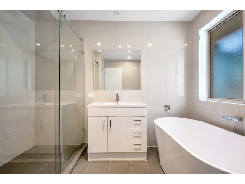4 Woodlands Place, Lalor VIC 3075