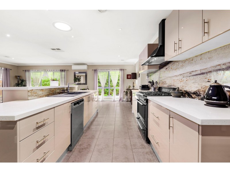 115 Springthorpe Boulevard, Macleod VIC 3085