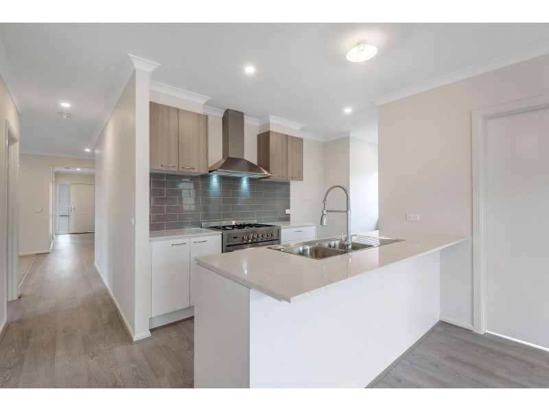 4 Kezza Way, Doreen VIC 3754
