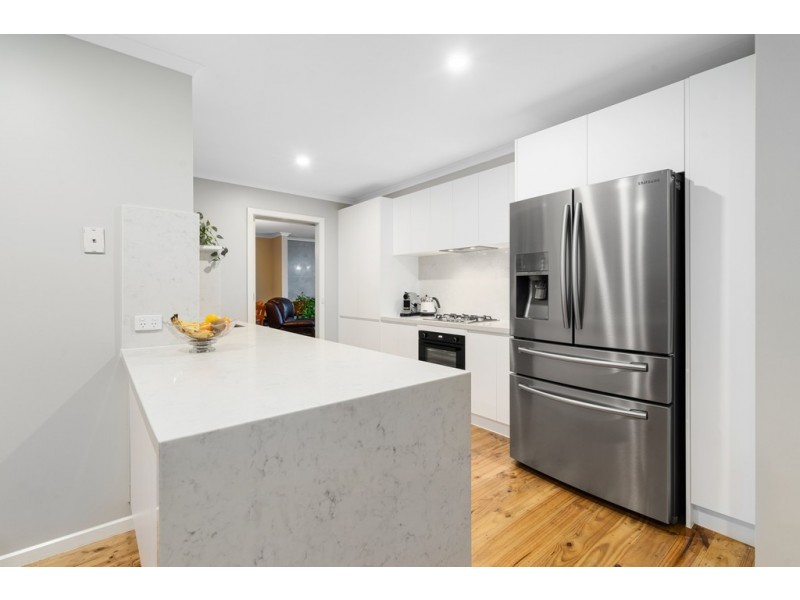 48 Woolnough Drive, Mill Park VIC 3082