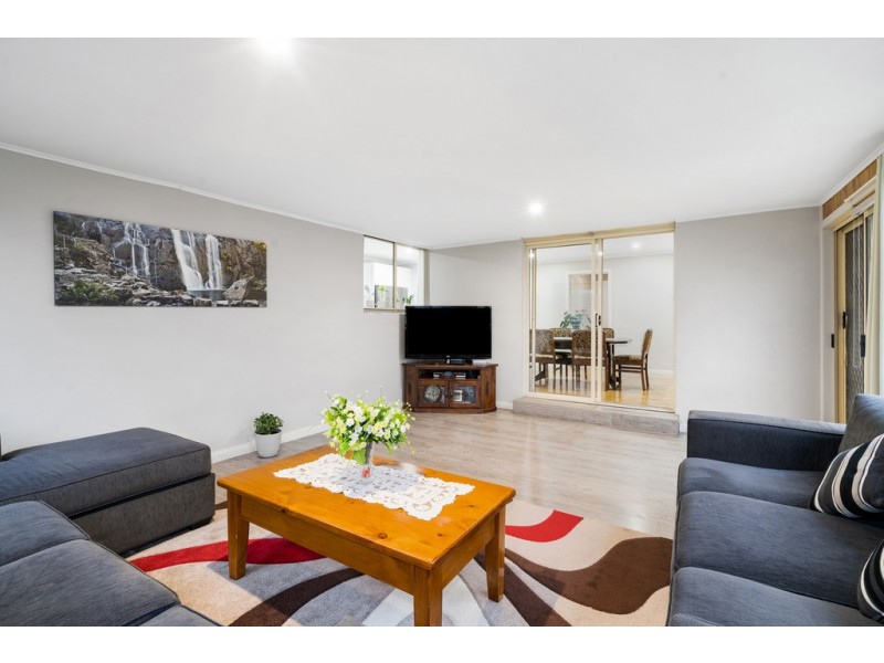 48 Woolnough Drive, Mill Park VIC 3082