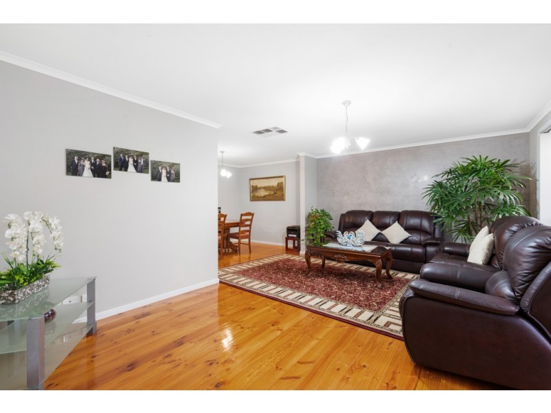 48 Woolnough Drive, Mill Park VIC 3082