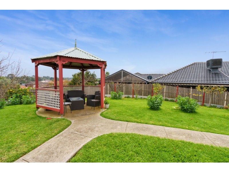 48 Woolnough Drive, Mill Park VIC 3082