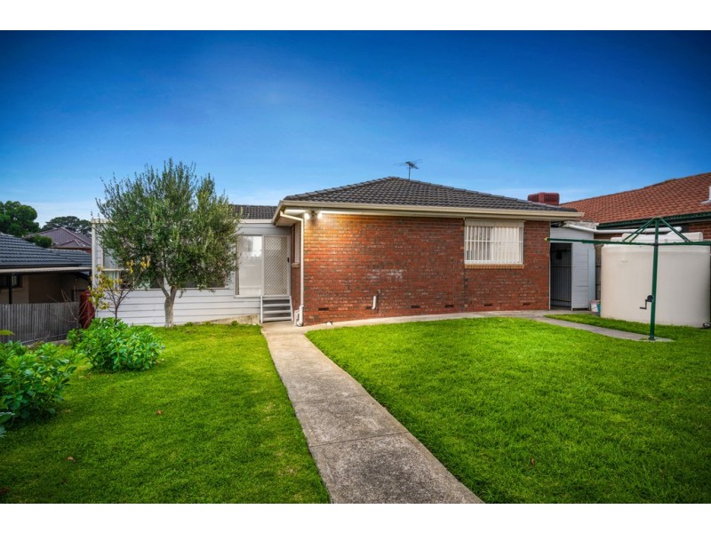 48 Woolnough Drive, Mill Park VIC 3082