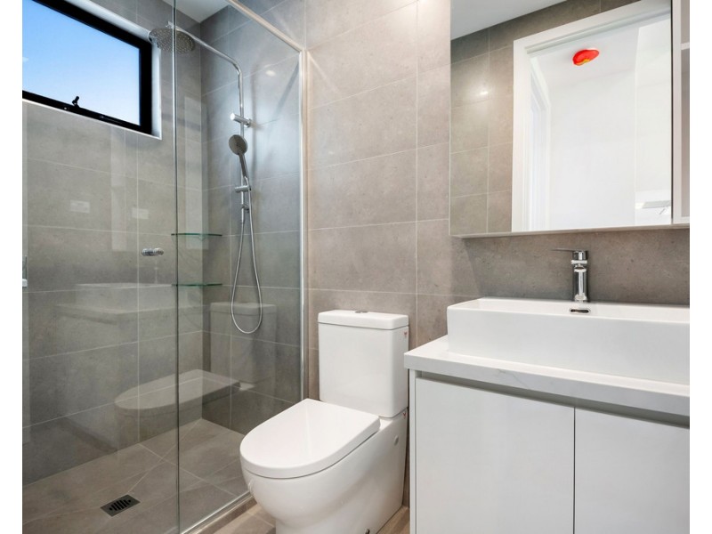 2/27 Heliopolis Street, Pascoe Vale South VIC 3044