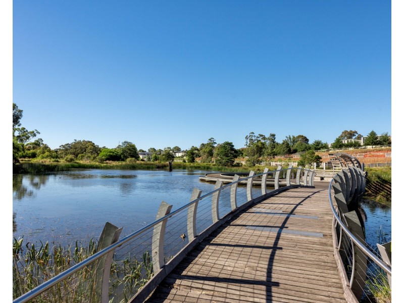 208/83 Janefield Drive, Bundoora VIC 3083