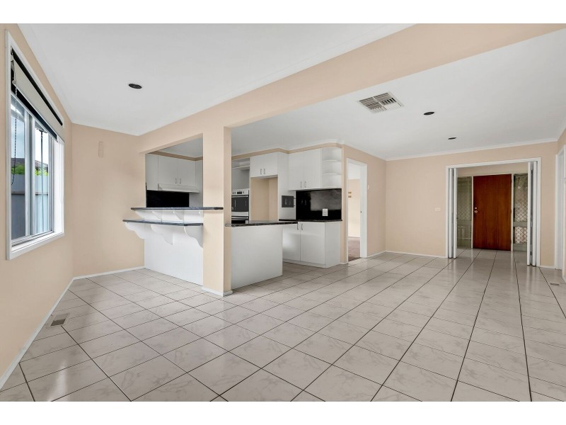 3 Debbie Court, Mill Park VIC 3082