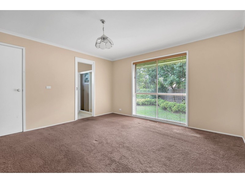 3 Debbie Court, Mill Park VIC 3082