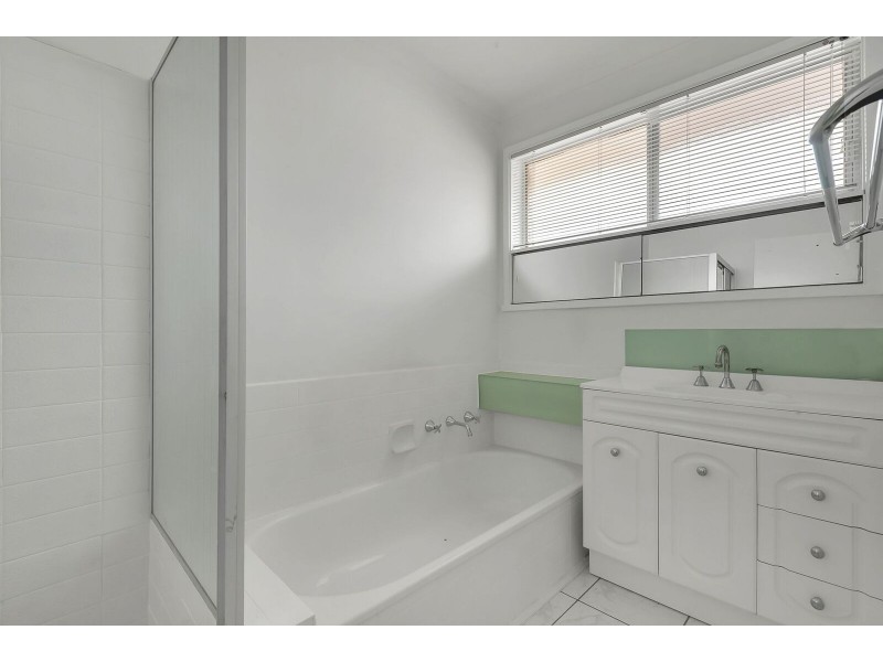 3 Debbie Court, Mill Park VIC 3082