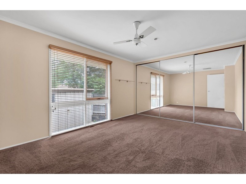 3 Debbie Court, Mill Park VIC 3082