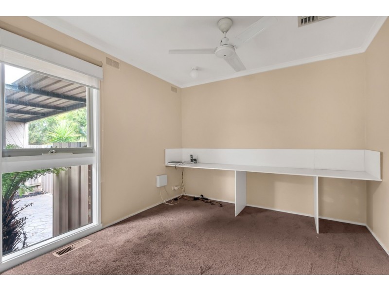 3 Debbie Court, Mill Park VIC 3082