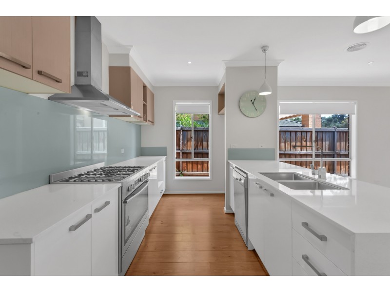 53 Applegum Drive, South Morang VIC 3752