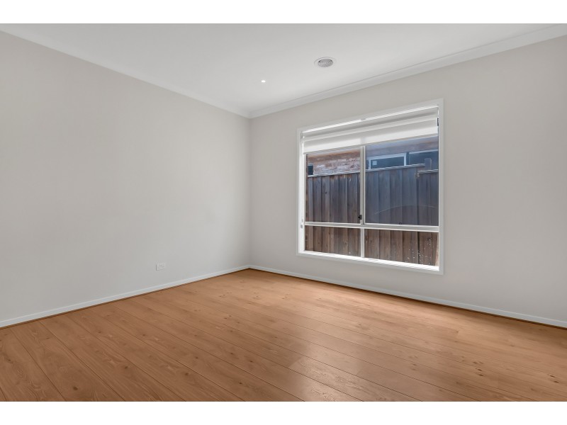 53 Applegum Drive, South Morang VIC 3752