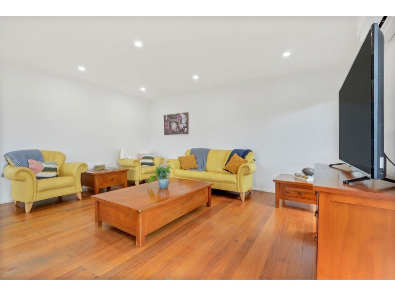 24 Statesman Crescent, Mill Park VIC 3082