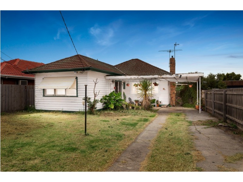 8 Mack Street, Reservoir VIC 3073