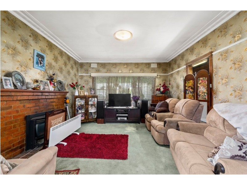 8 Mack Street, Reservoir VIC 3073