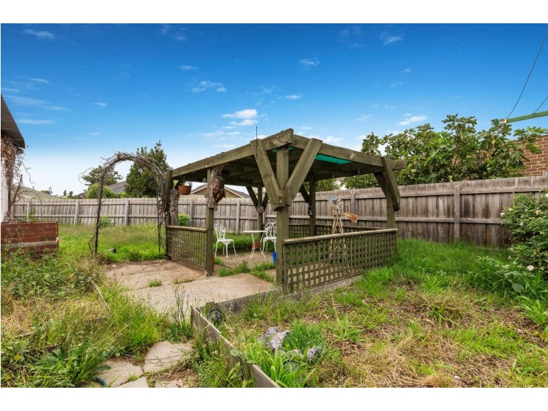 8 Mack Street, Reservoir VIC 3073