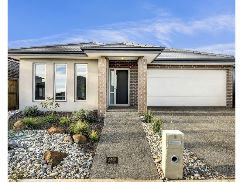 9 Coach Drive, Donnybrook VIC 3064