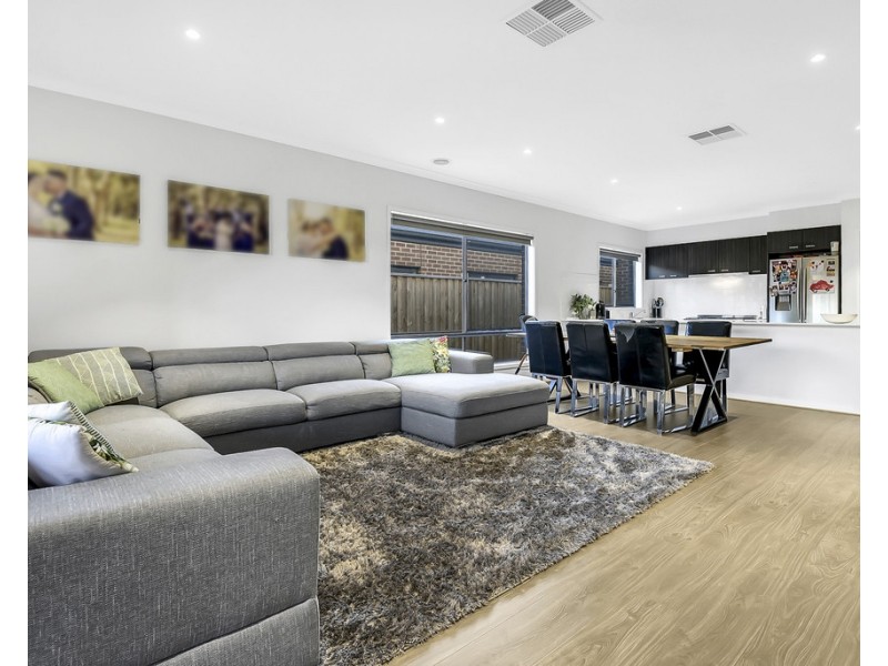 9 Coach Drive, Donnybrook VIC 3064