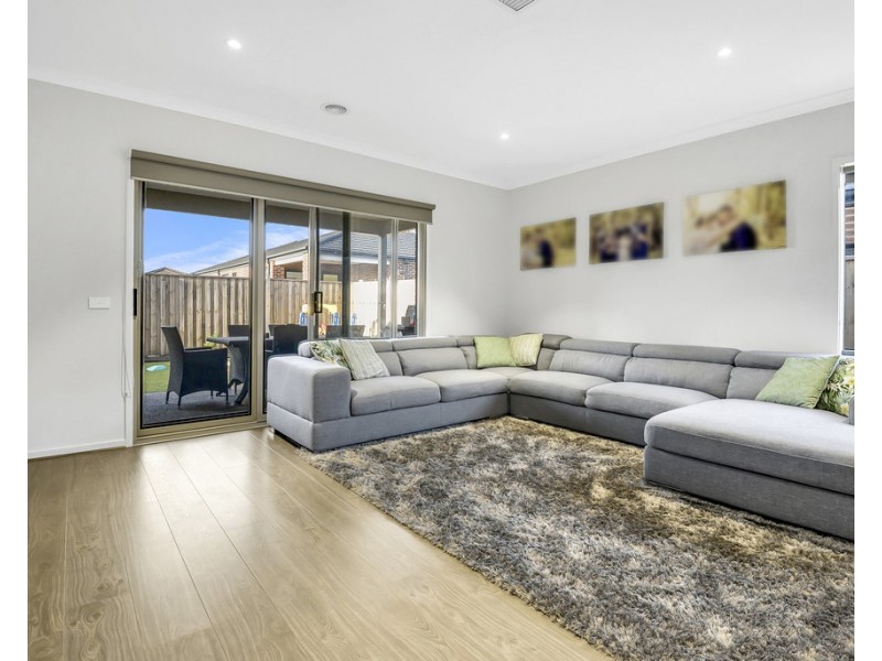 9 Coach Drive, Donnybrook VIC 3064