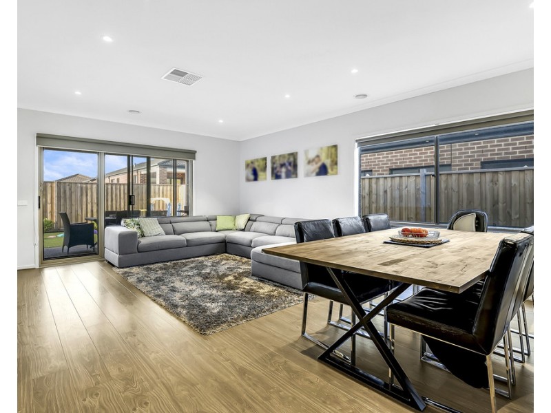 9 Coach Drive, Donnybrook VIC 3064