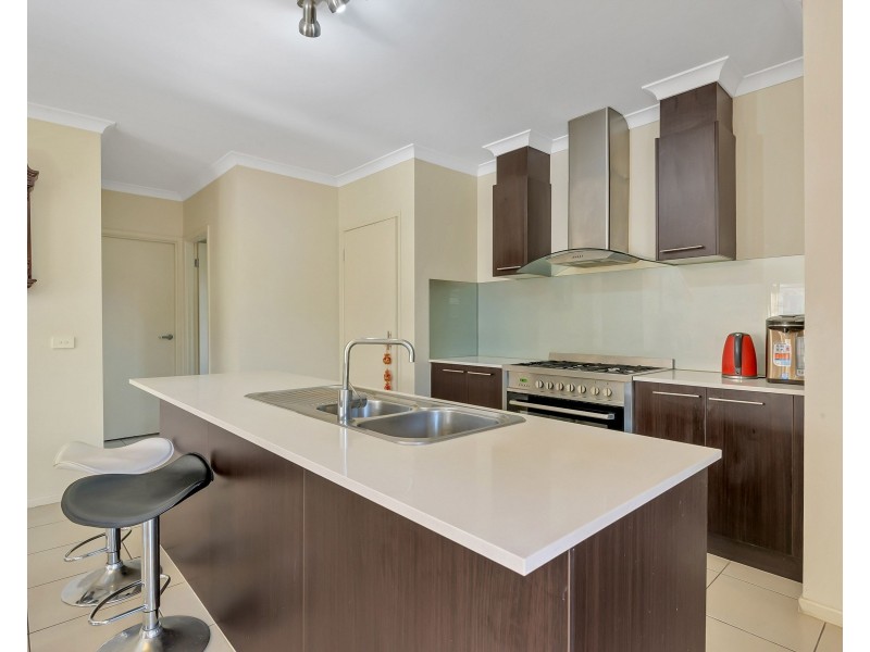 24 Ferncroft Drive, South Morang VIC 3752