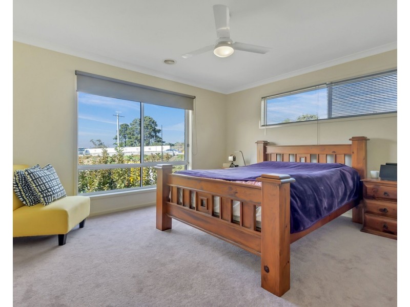 24 Ferncroft Drive, South Morang VIC 3752