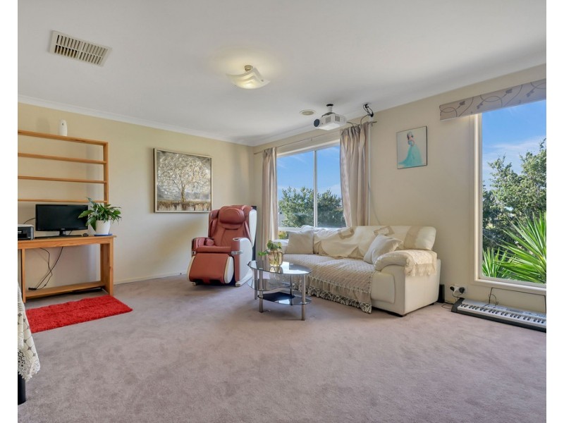 24 Ferncroft Drive, South Morang VIC 3752