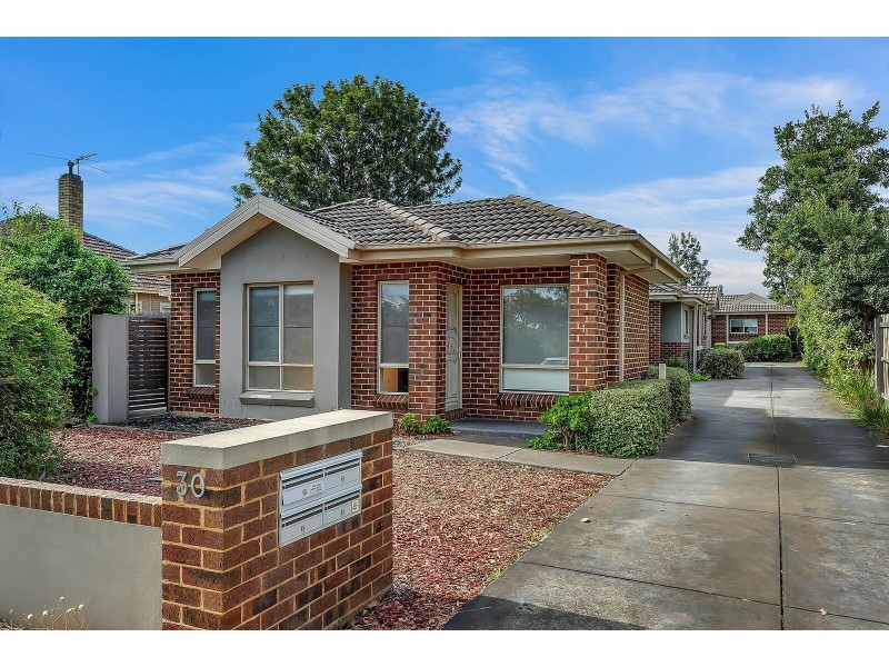 1/30 Highland Street, Kingsbury VIC 3083