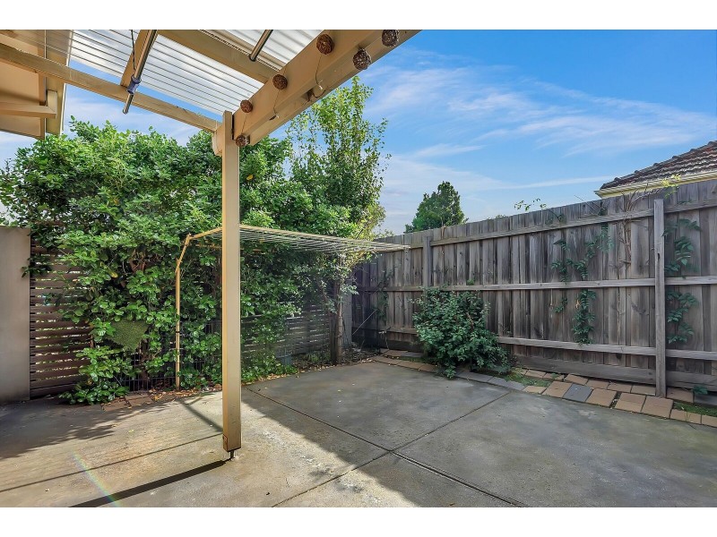1/30 Highland Street, Kingsbury VIC 3083